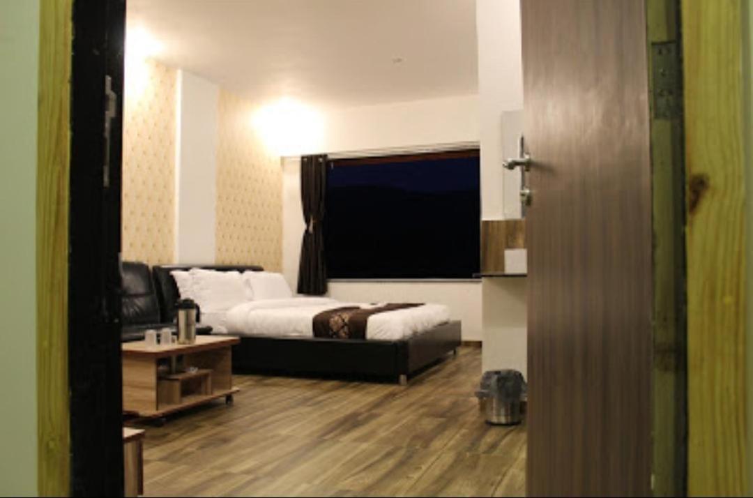 Hotel Strawberry Hills Saputara Exterior foto