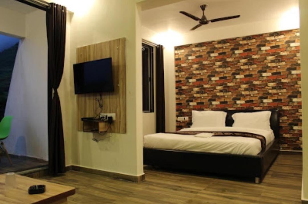 Hotel Strawberry Hills Saputara Exterior foto